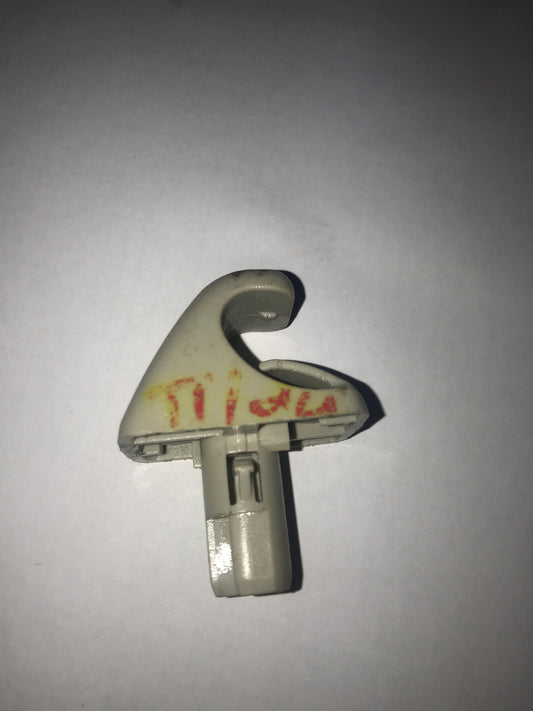 Gancho Tapa Sol Nissan Tiida