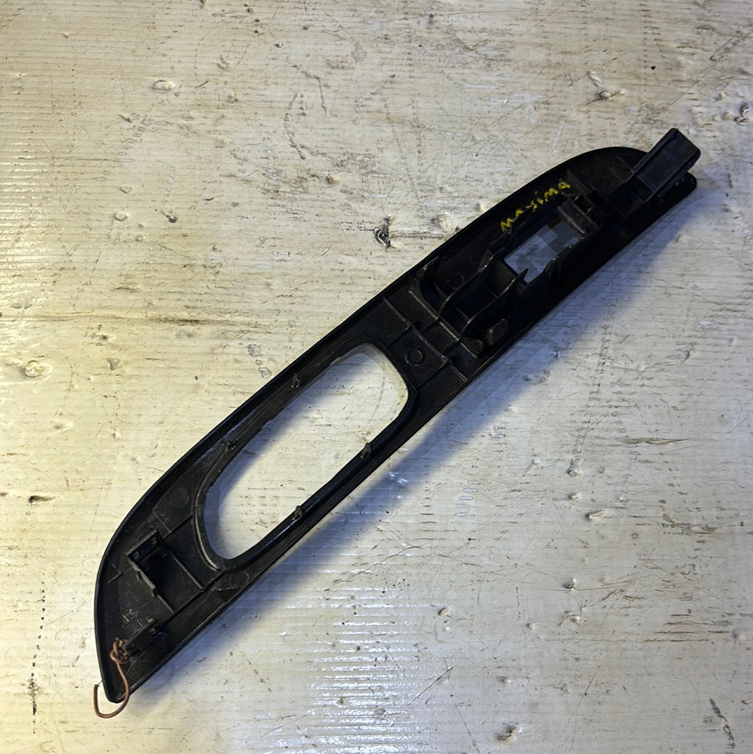 Embellecedor Mando Vidrio Nissan Maxima