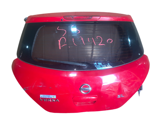 Compuerta Nissan Tiida