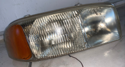 Faro Delantero GMC Sierra 2000 2005
