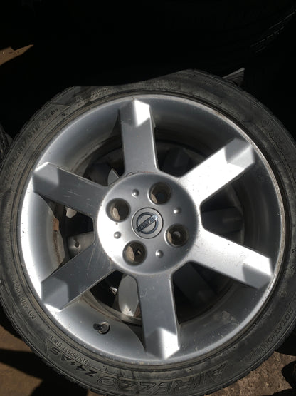 Juego Rines Decorativos Nissan Sentra B15 17"