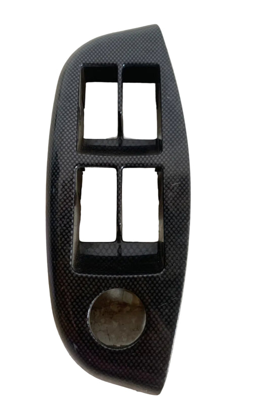 Embellecedor Mando Eleva Vidrio Piloto Chevrolet Aveo