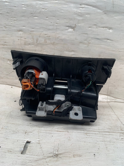 Guantera Frontal (Cenicero)Mazda3 2.0