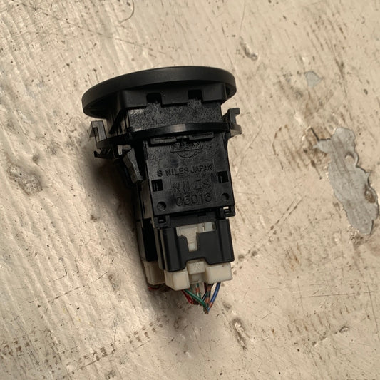 Boton Luz Emergencia Nissan Xtrail 2003 2007