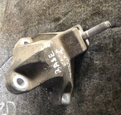 Soporte Base Caja Mazda3