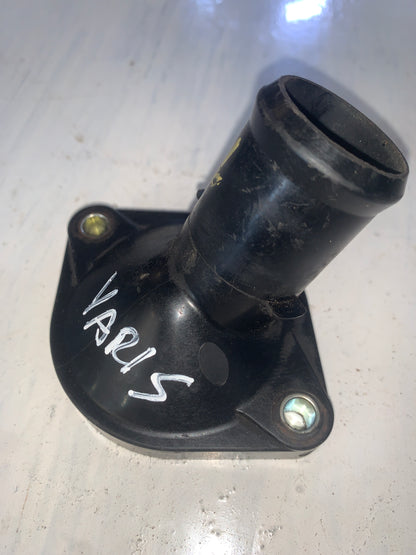 Toma Agua Plastica Toyota Yaris 2001 2010 Original