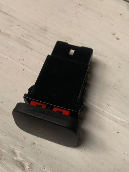 Boton Tecla Luz Emergencia Hyundai Elantra 2004 2006