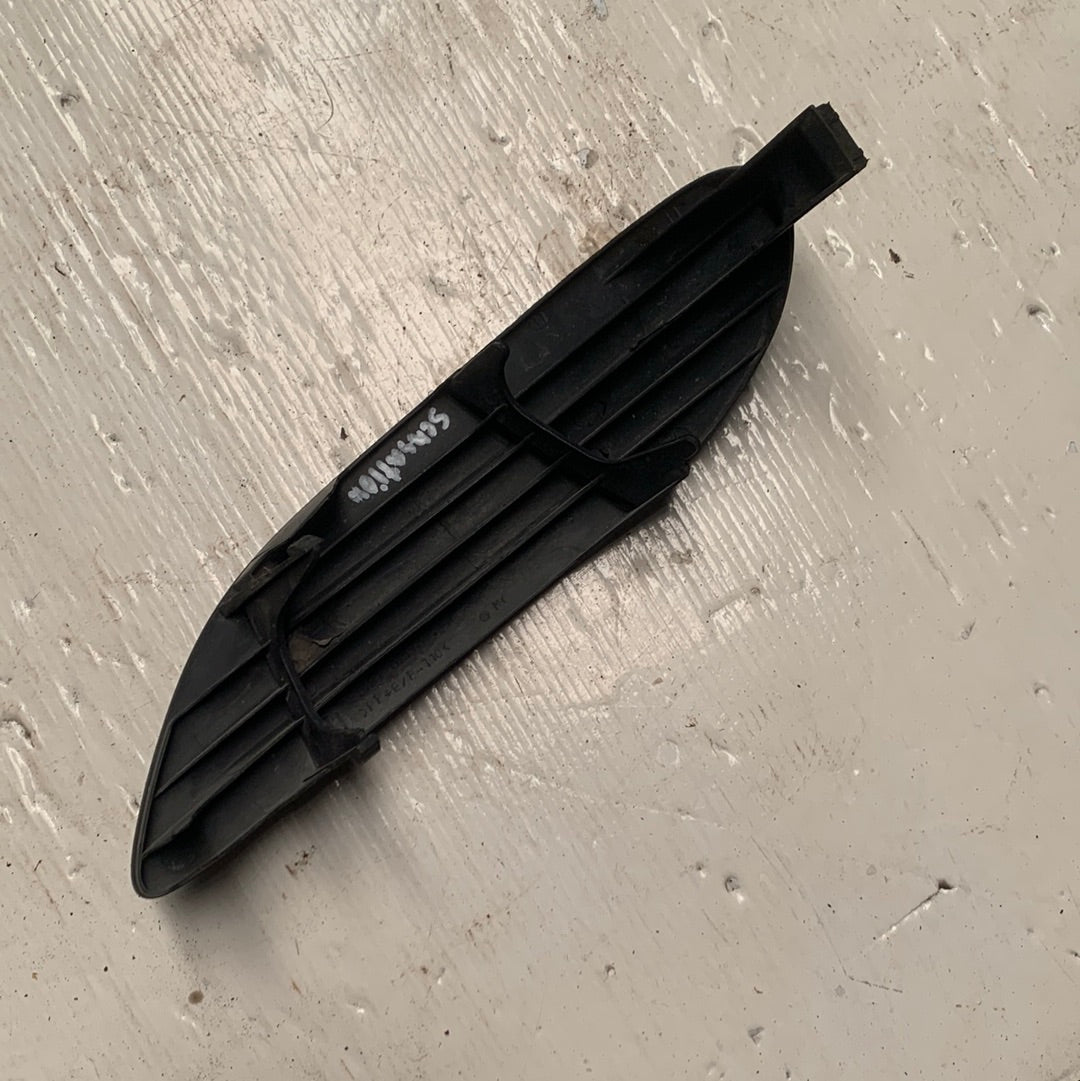 Tapa Antiniebla Parachoque Toyota Corolla Sensación 2003 2008