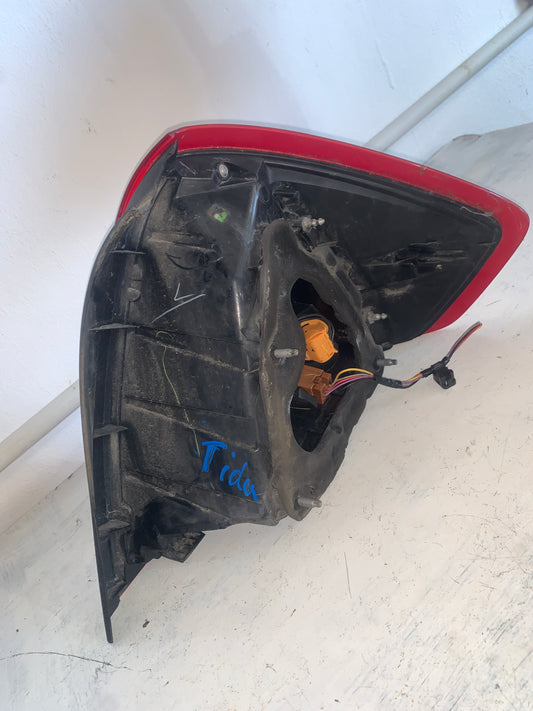 Stop Nissan Tiida Sedan