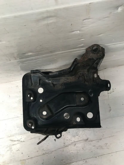 Base Soporte Inferior Bateria Toyota Yaris 2006 2010 Sport Belta