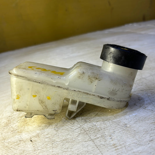Envase Bomba De Freno Toyota Yaris 2000 2005