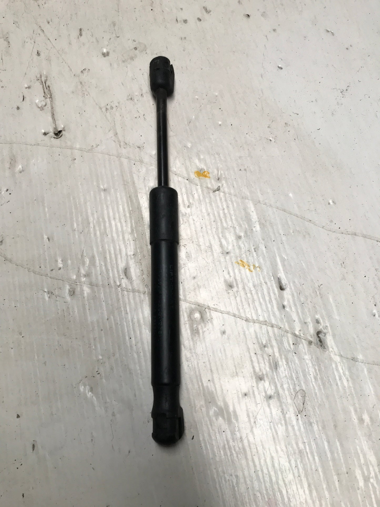 Gato Amortiguador Maleta Mazda3 Sedan