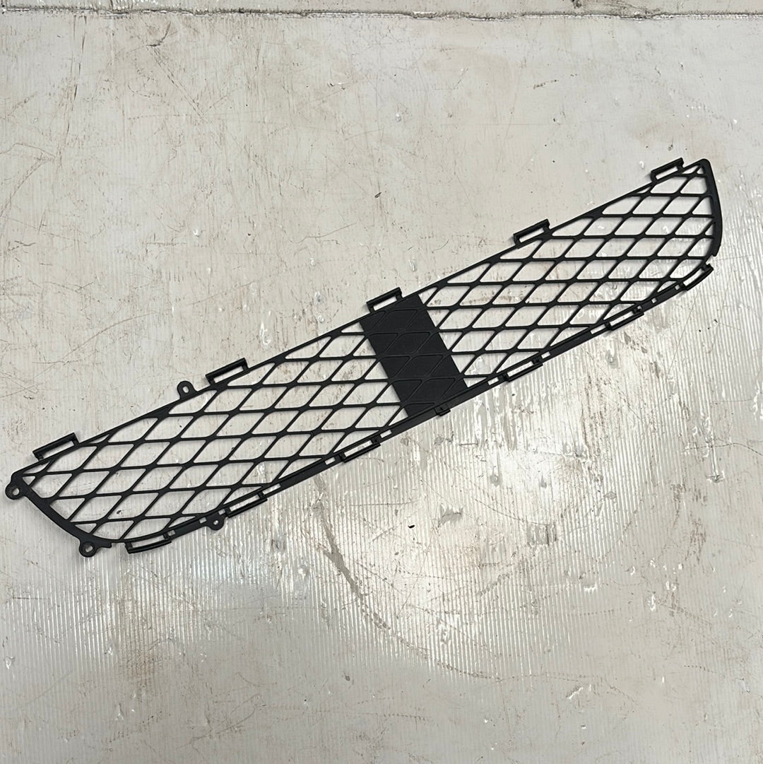 Parrilla Delantera Inferior Toyota Yaris 2005