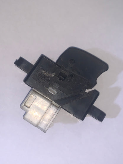 Mando Eleva Vidrio Individual Nissan Xtrail