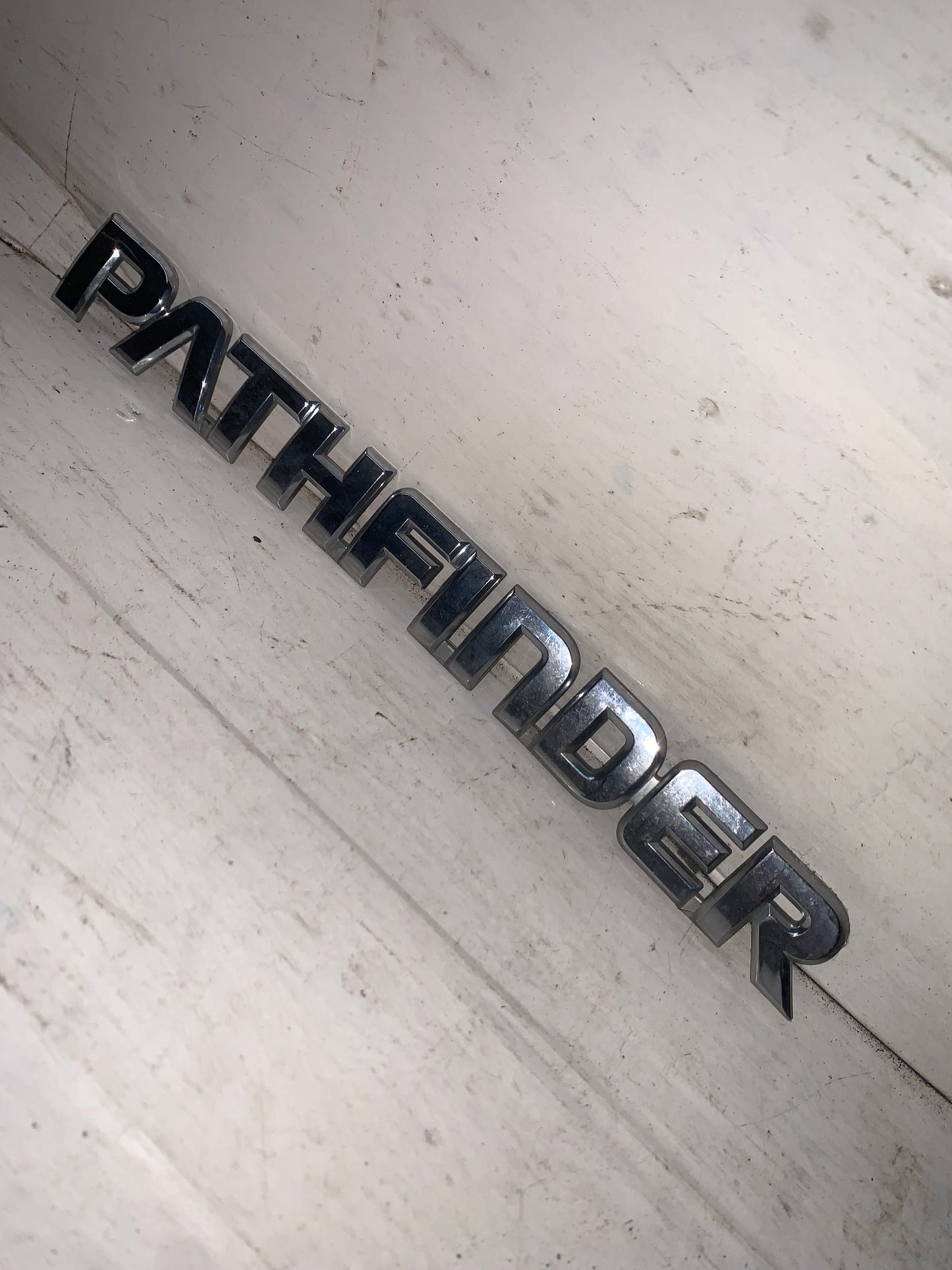 Emblema Letra Pathfinder Nissan