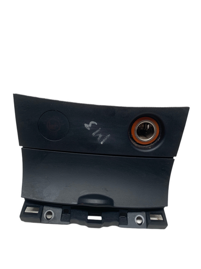 Guantera Frontal (Cenicero)Mazda3 2.0