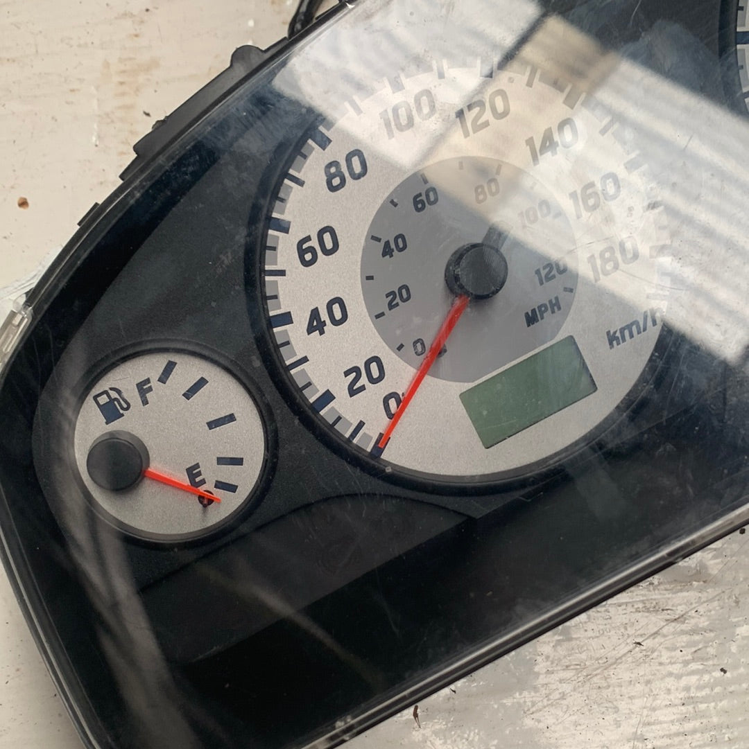 Cluster Nissan Pathfinder Maxima 2001