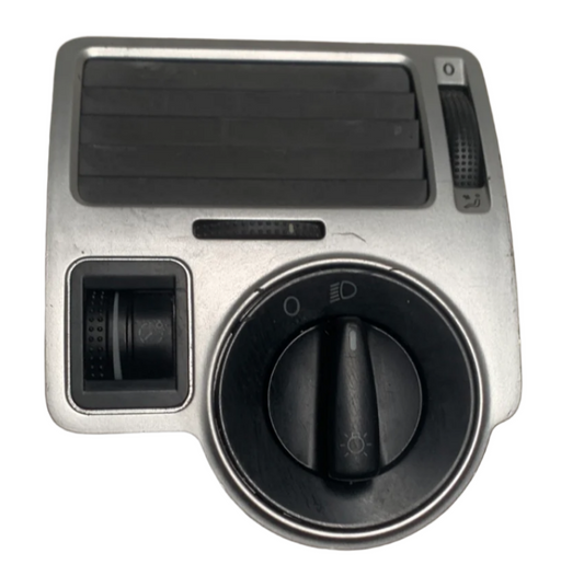 Rejilla Lateral Izquierda Volkswagen Bora Mando Luces