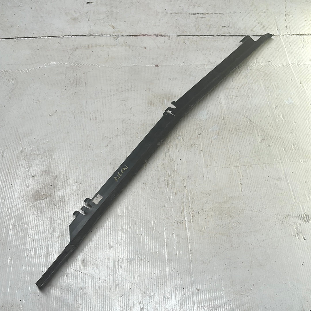 Cepillo Lamevidrio Interno Dodge Neon 2002 2006