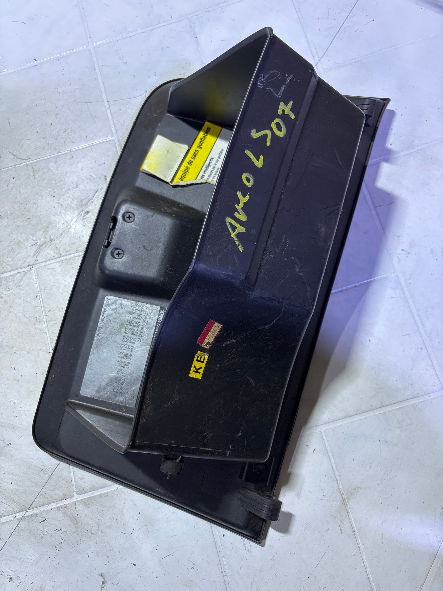 Guantera Chevrolet Aveo LS