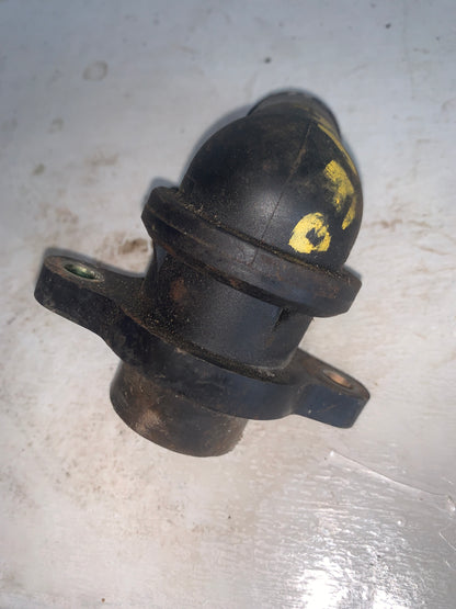 Toma Agua Plastica Termostato Chevrolet Aveo 1.6