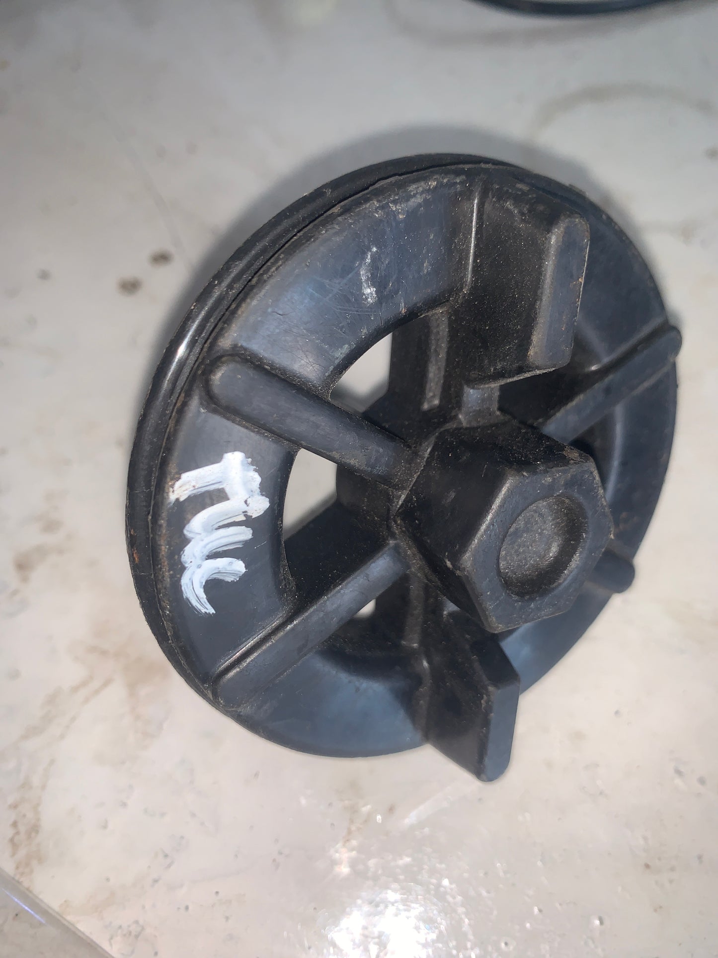 Tornillo Sujetador Caucho Repuesto Hyundai Tucson 2005 2010