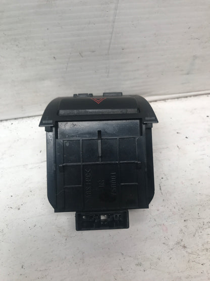 Boton Tecla Luz Emergencia Toyota Yaris Belta 2008 2011