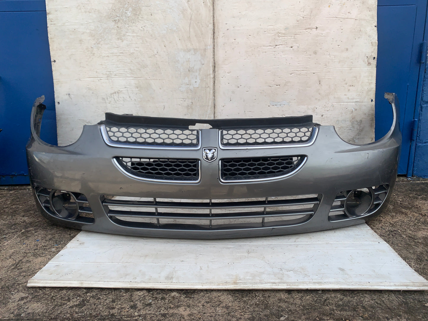 Parachoque Delantero Dodge Neon 2002 2006