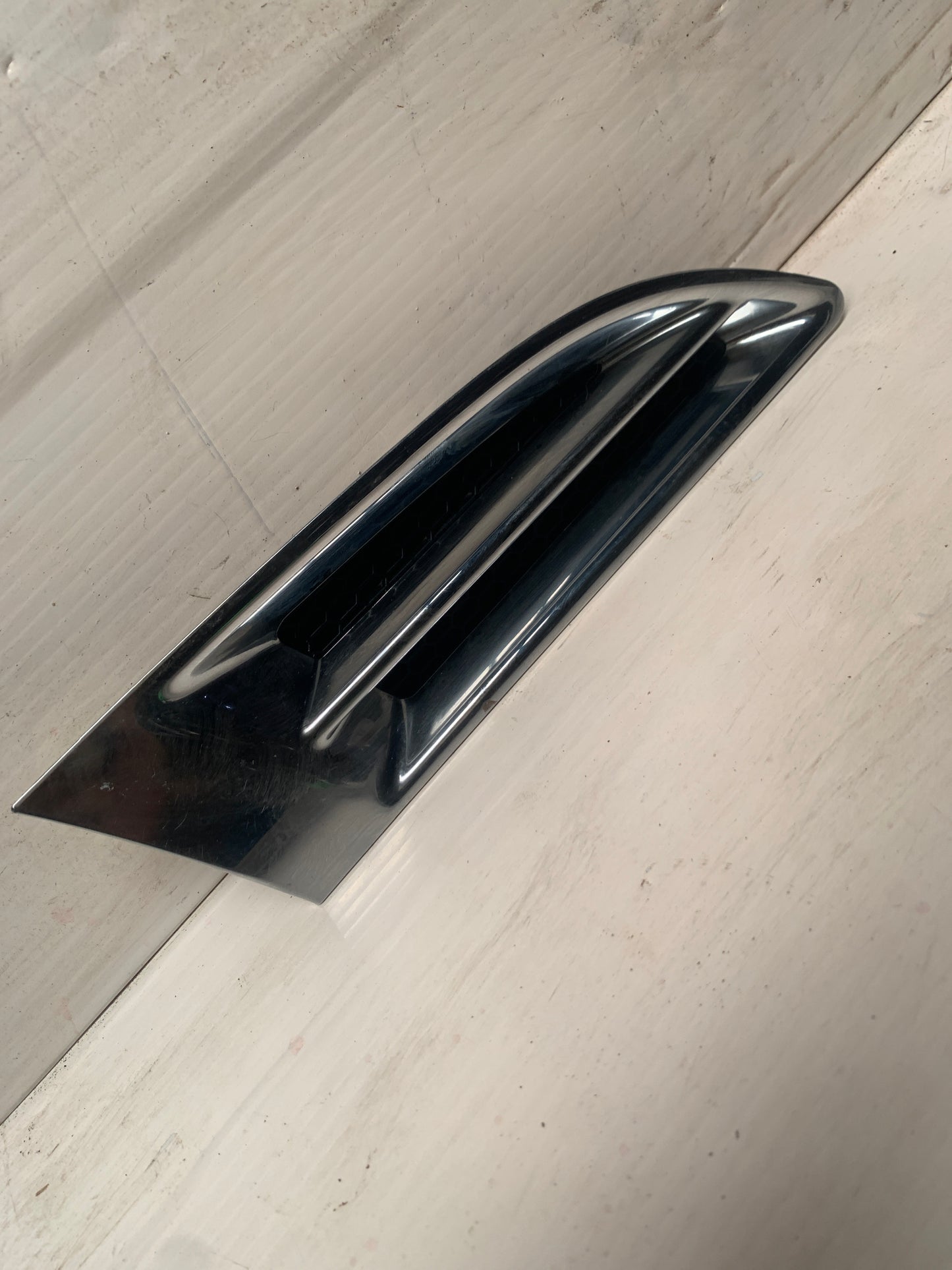 Rejilla Guardafango Delantero Chevrolet Aveo LT Speed