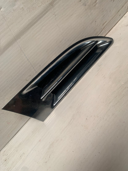 Rejilla Guardafango Delantero Chevrolet Aveo LT Speed