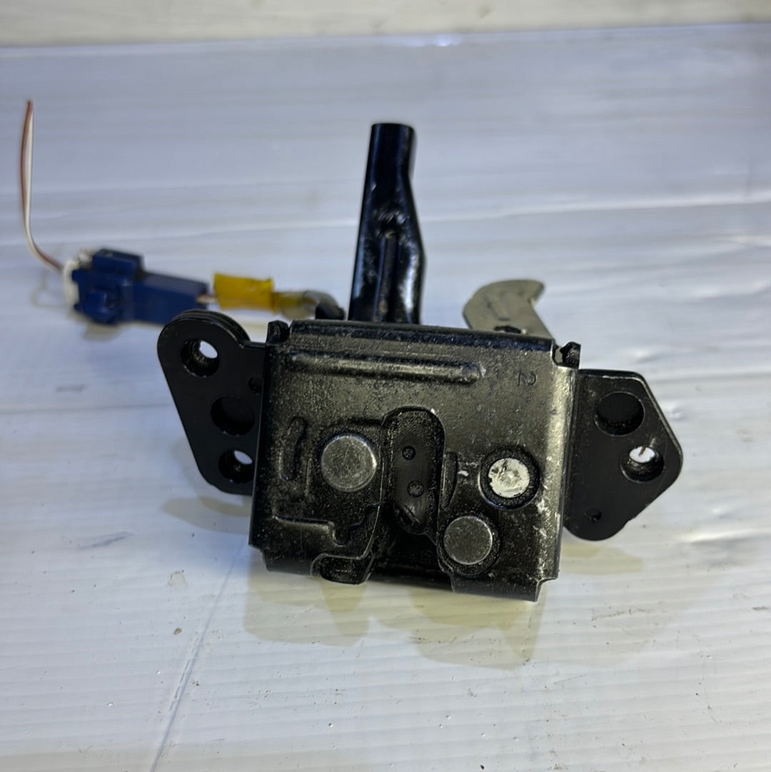 Cerradura De Compuerta Yaris 2006 2010 Sport