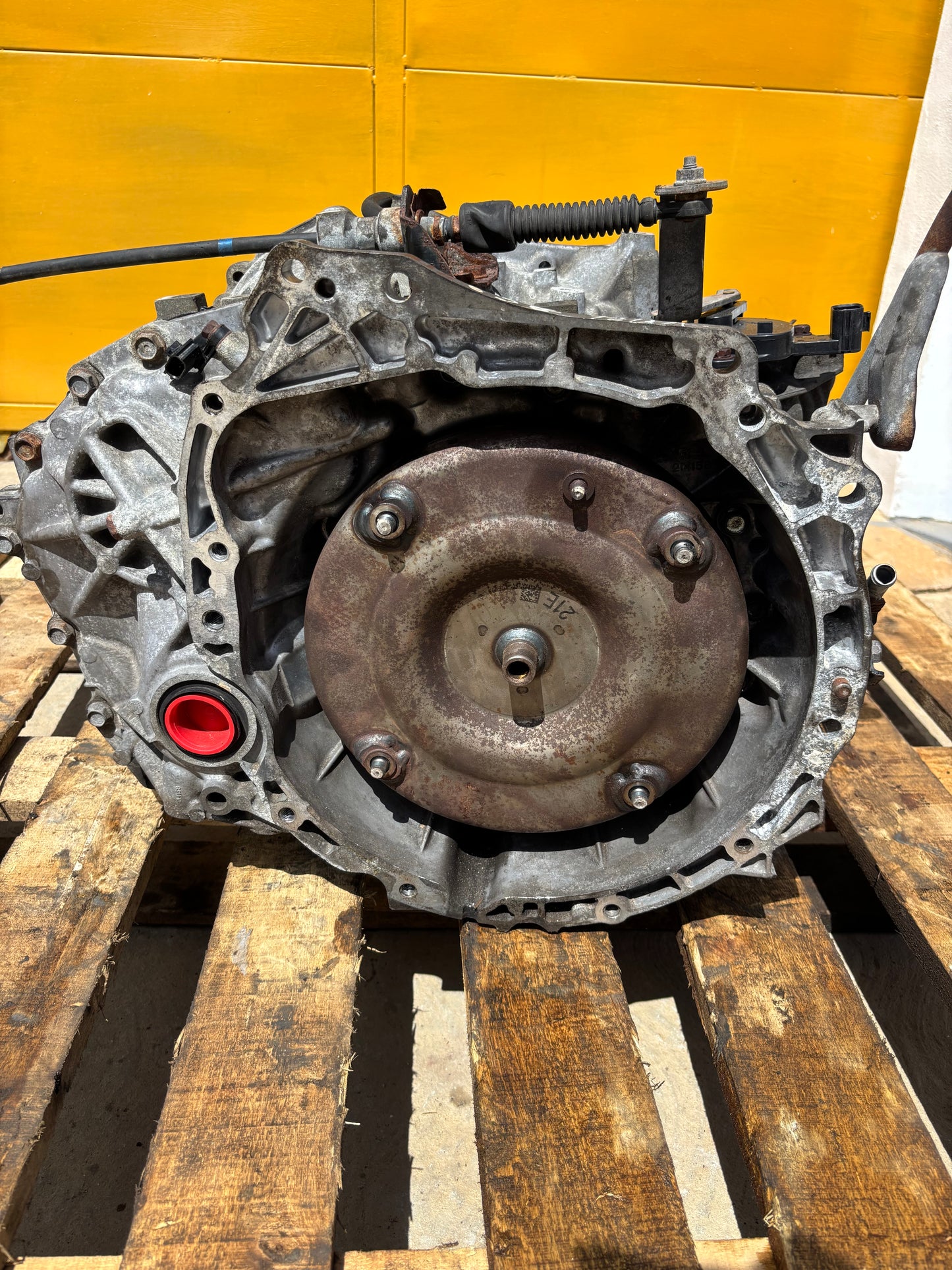 Caja Nissan Tiida 2.5L