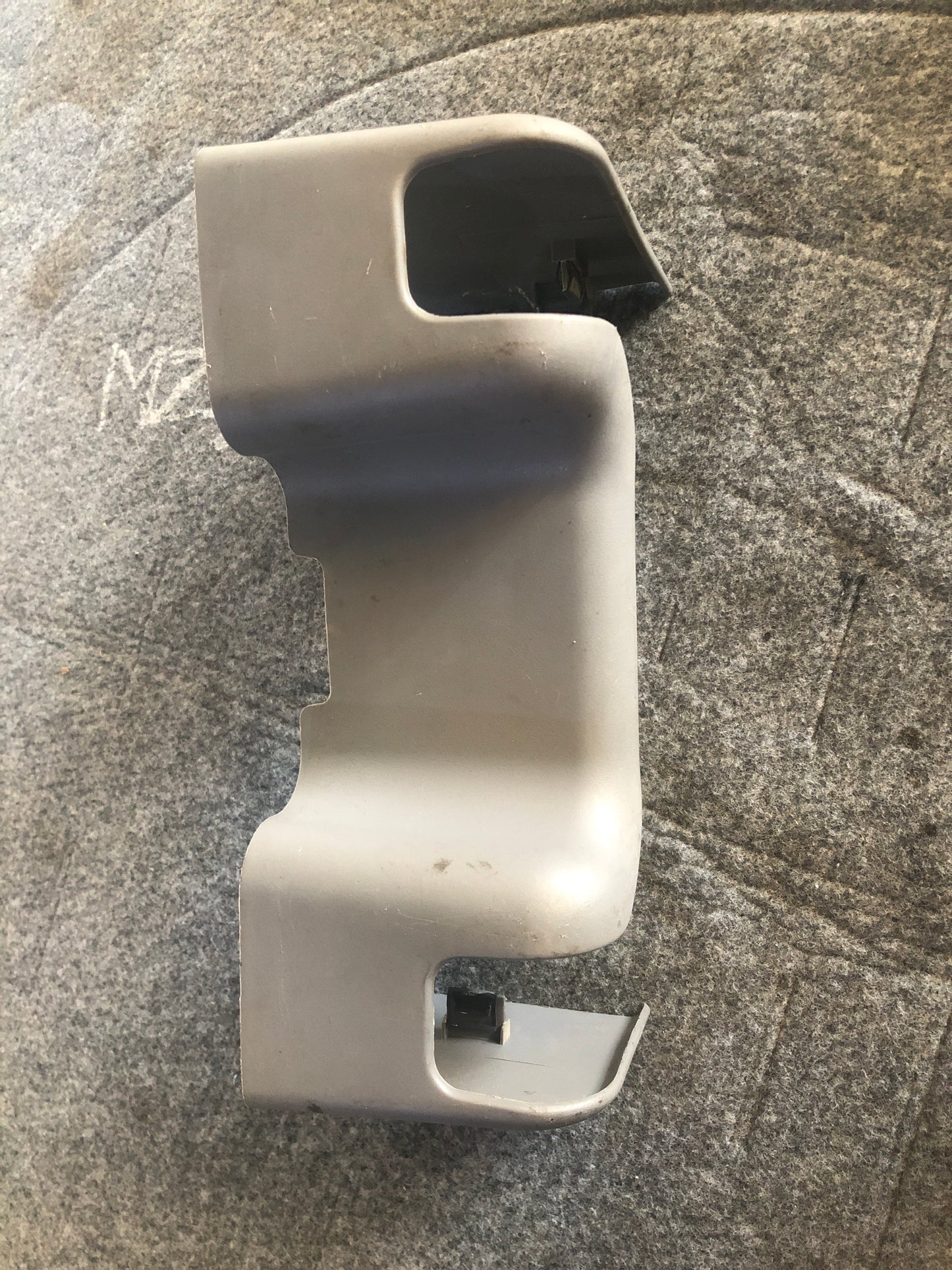 Moldura Cubre Riel Asiento Trasero Chevrolet Trailblazer 2002 2009