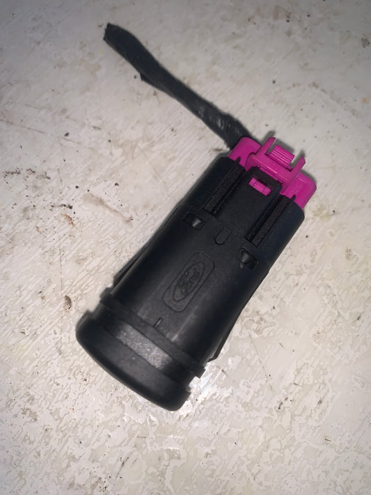 Boton Tecla Luz Emergencia Ford Escape 2001 2004