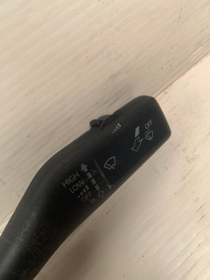 Palanca Limpia Parabrisa Volkswagen Jetta 2012