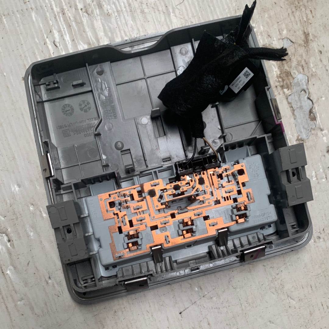 Lampara De Techo Chevrolet Cruze Original Gm 2011-2015