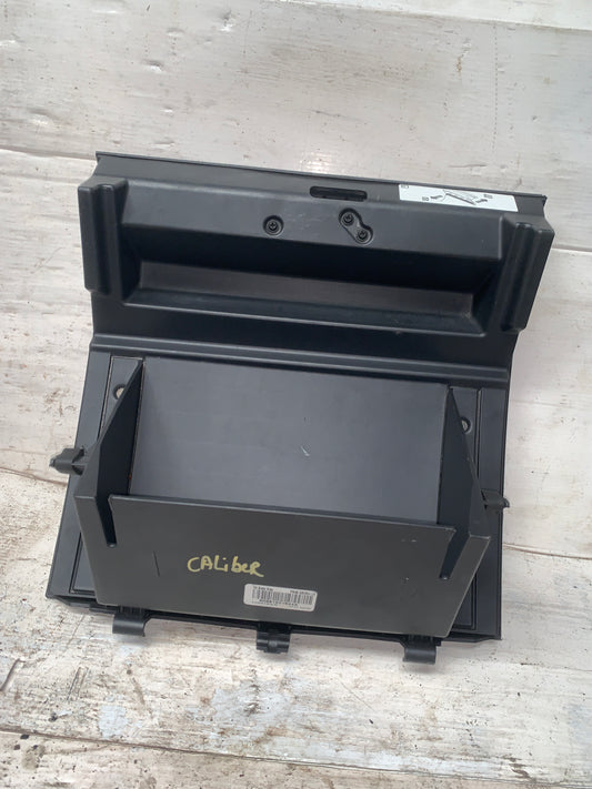 Guantera Inferior Co-Piloto Dodge Caliber 2005 2010