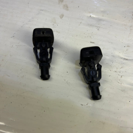 Sapitos Rociadores Limpia Parabrisas Sentra B16