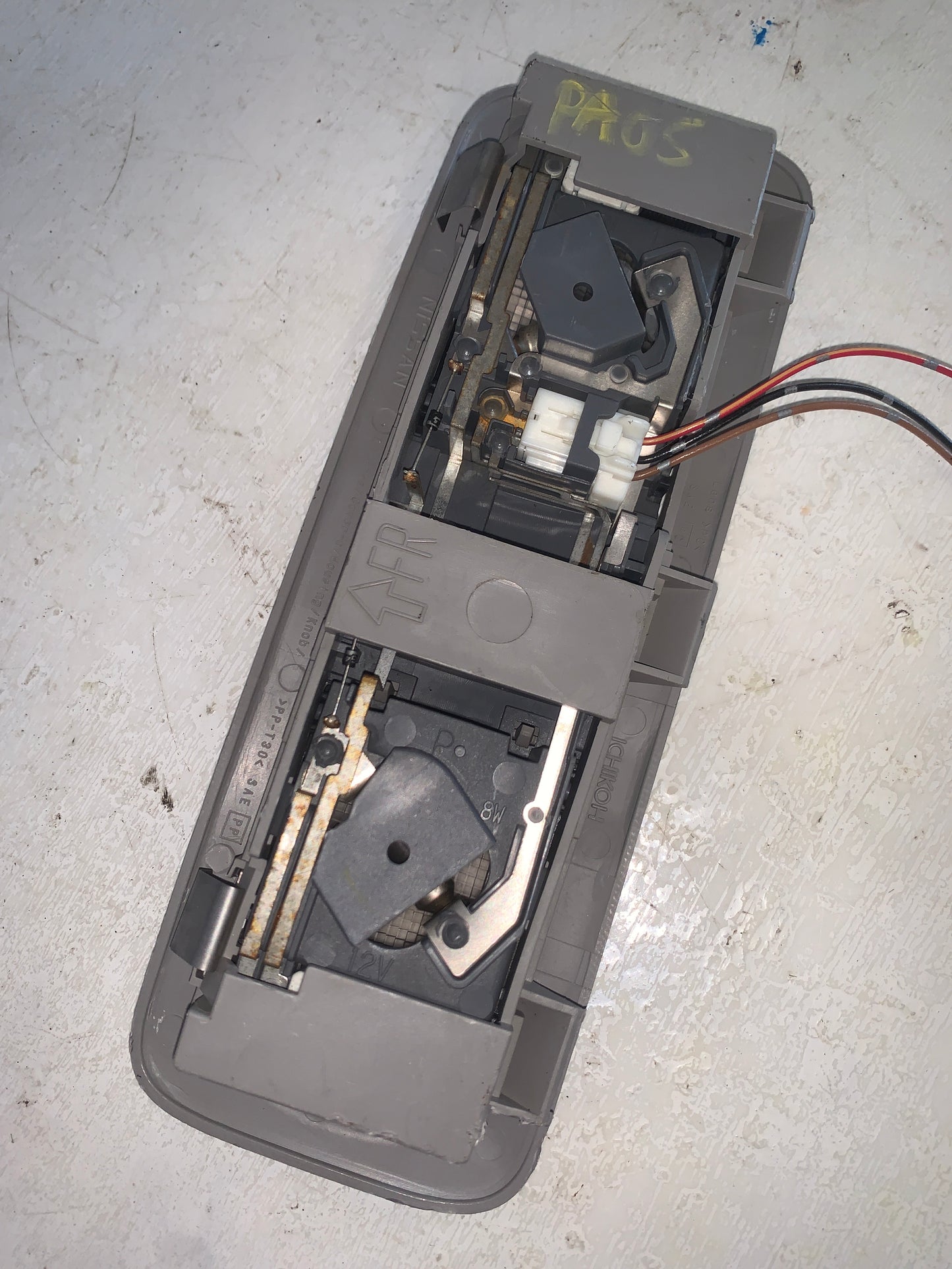 Lampara Techo Central Nissan Pathfinder 2005 2010