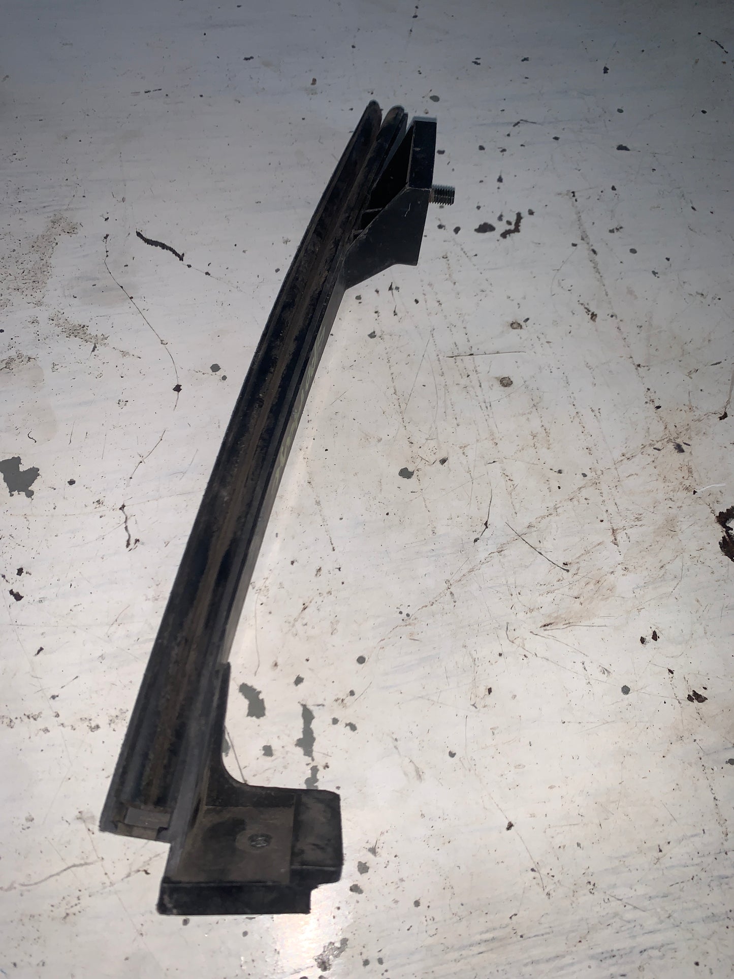 Base Guia Vidrio Compuerta Trasera Kia Sportage 2006 2012