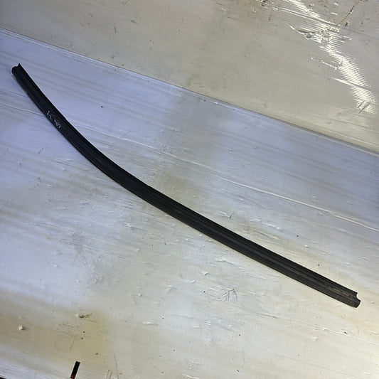 Cepillo Lamevidrio Interno [2ptas] Toyota Yaris 2000 2005