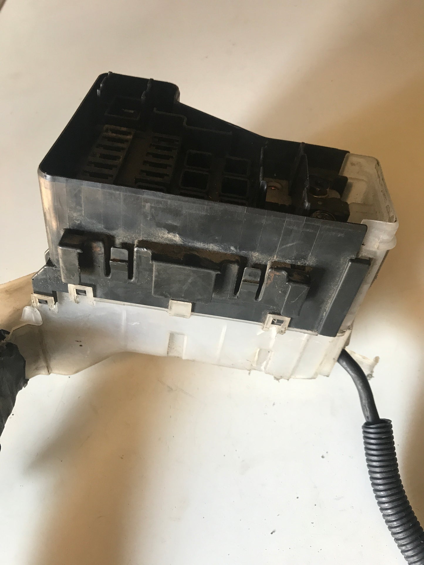 Fusilera Externa Motor Nissan Sentra B15 2001 2008 1.8