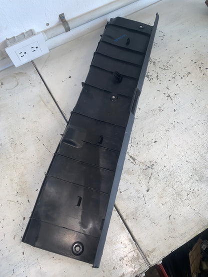 Embellecedor Inferior Maleta Toyota Corolla 2003 2008