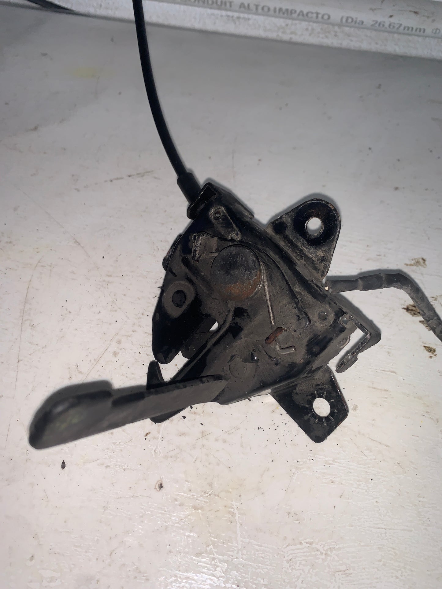 Cerradura Capot Hyundai Santa Fe 2006 2012