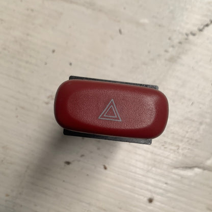 Boton Tecla Luz Emergencia Chevrolet Tracker Vitara 1998 2001