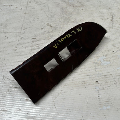 Embellecedor Mando Vidrio Suzuki Vitara J30