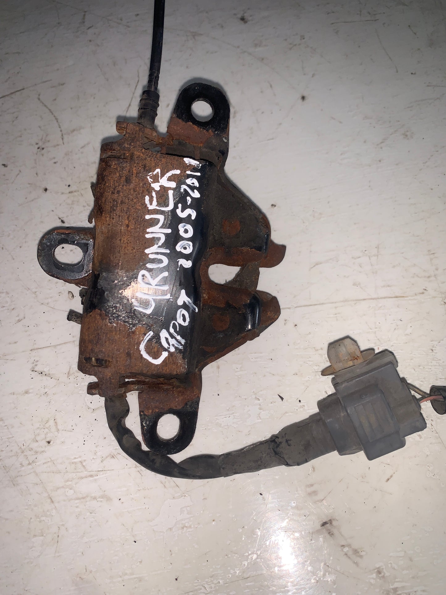 Cerradura Capot Toyota 4Runner 2005 2008