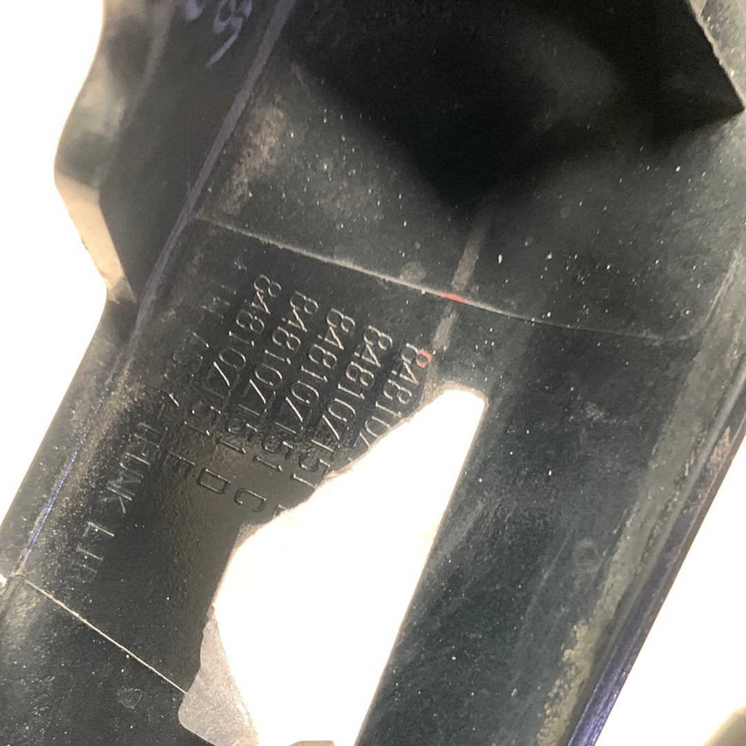 Platina Maleta Nissan Sentra B16
