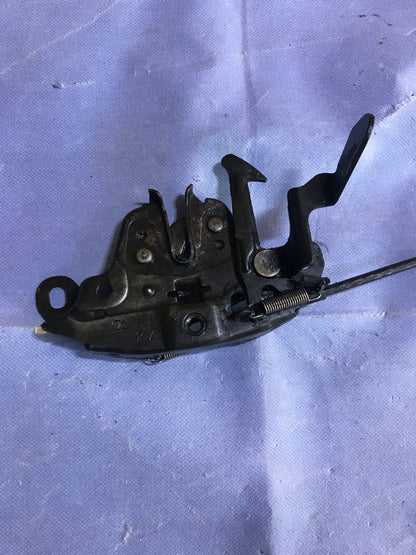 Cerradura Capot Nissan Sentra B15