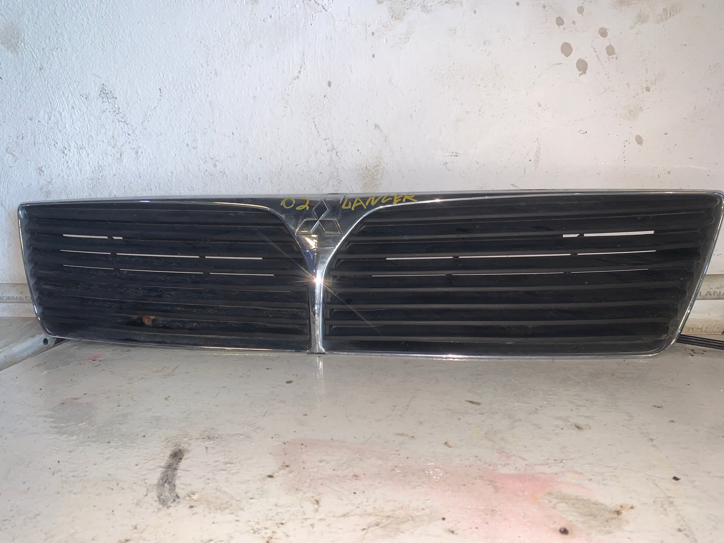 Parrilla Delantera Mitsubishi Lancer 2002 2004